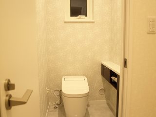 シンプル&ホワイトな住まい トイレ
