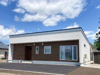 木のぬくもりと空気のやさしさに包まれる、心ほどける住まい。